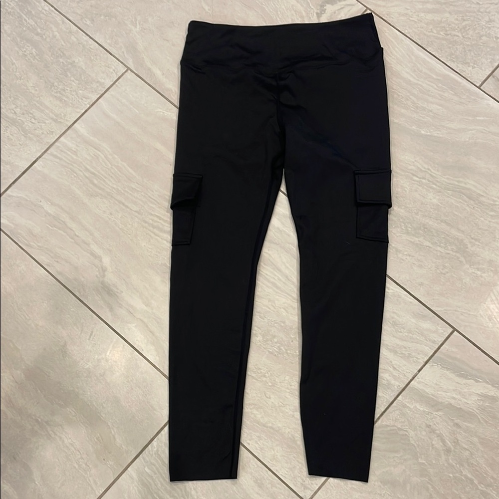 Women’s Black Cargo Leggings size XL
